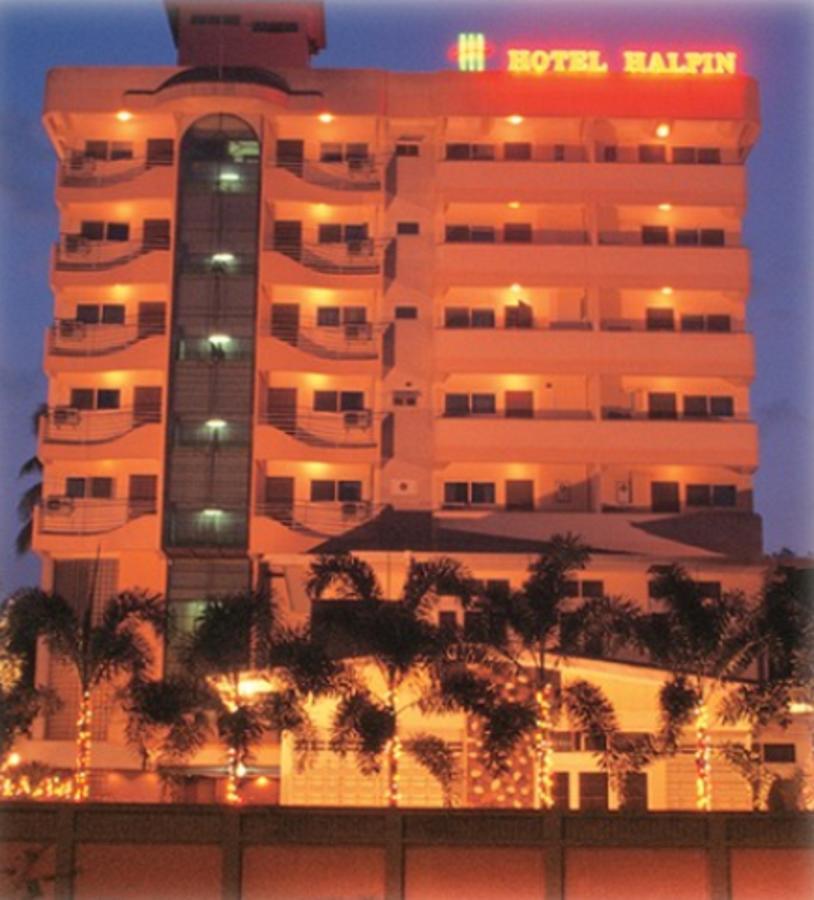 Halpin Hotel Yangón Exterior foto